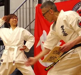 道場生達が練習をしている様子