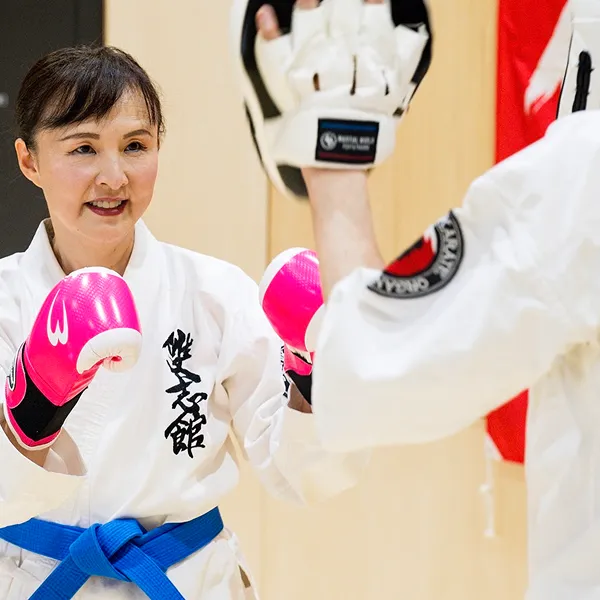 道場生達が練習している様子